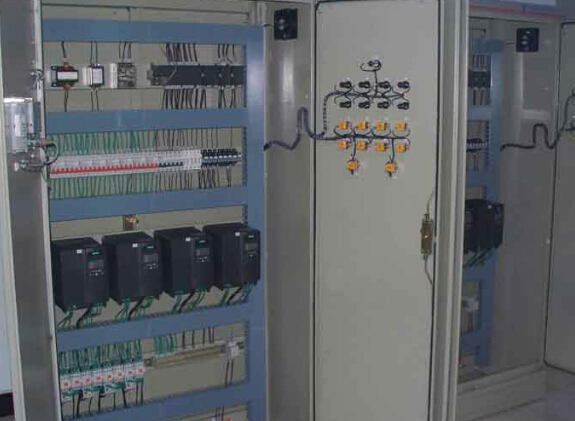 ������{׃�l����